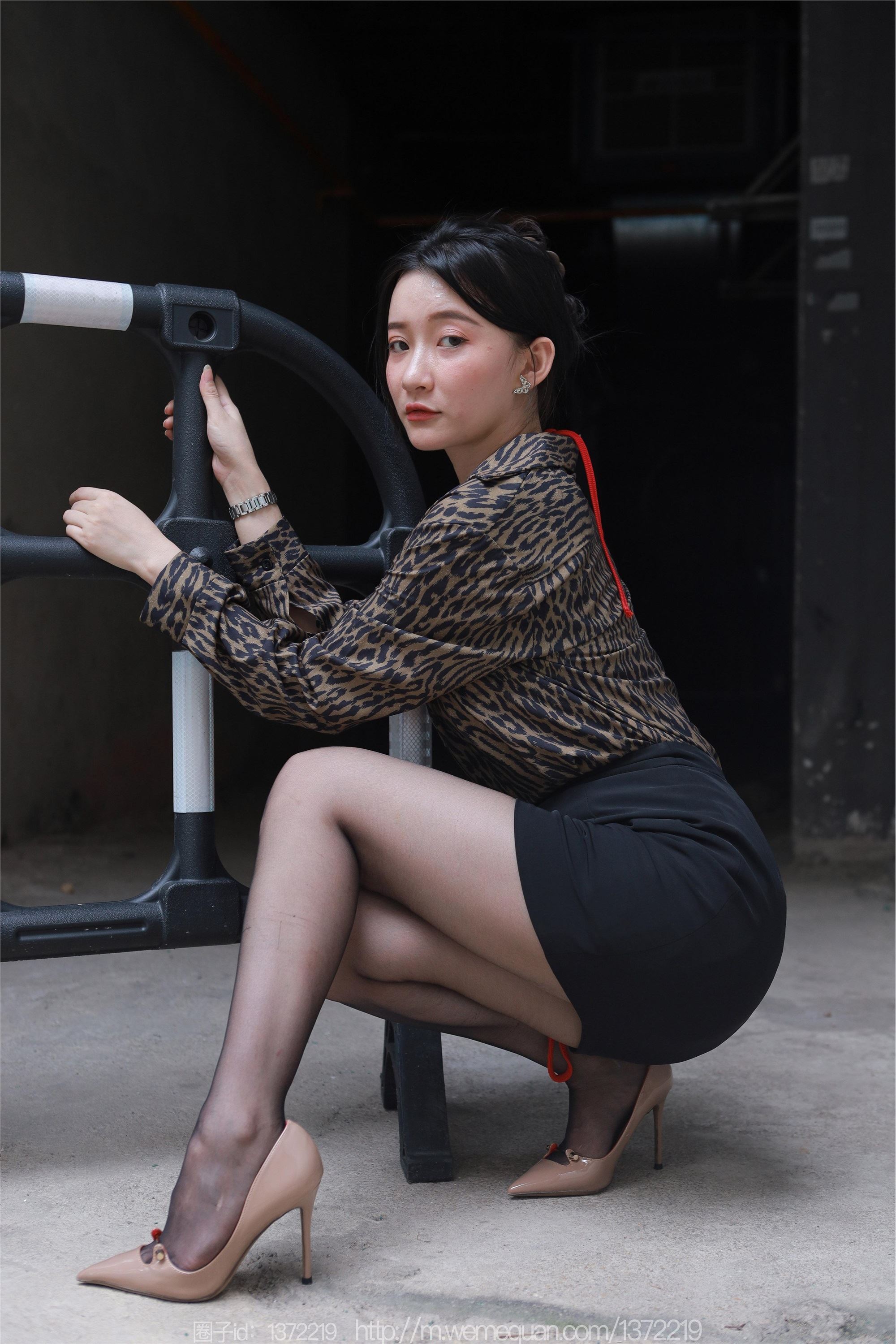 IESS异思趣向  2023.07.24 丝享家 1488 秋秋《孤身走暗巷》